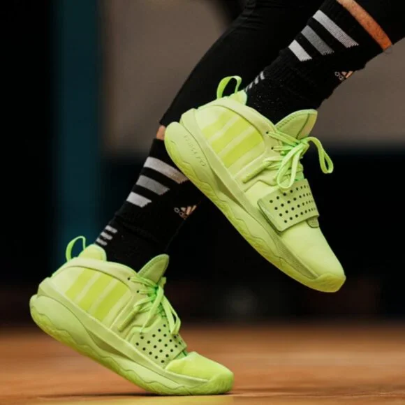 Adidas Dame 8 Extply C. Brand New. Kids Size: 11K - 1Y - Picture 3 of 7